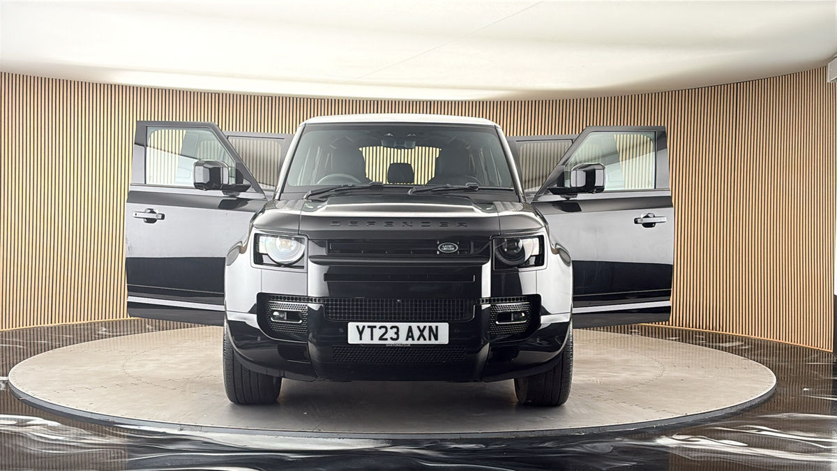 More views of Land Rover Defender 110