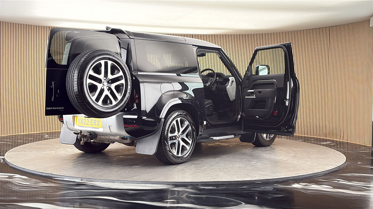 More views of Land Rover Defender 90