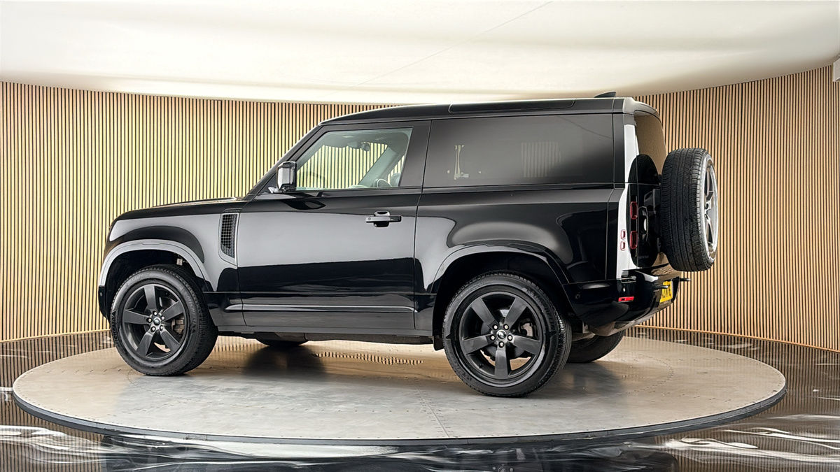 More views of Land Rover Defender 90