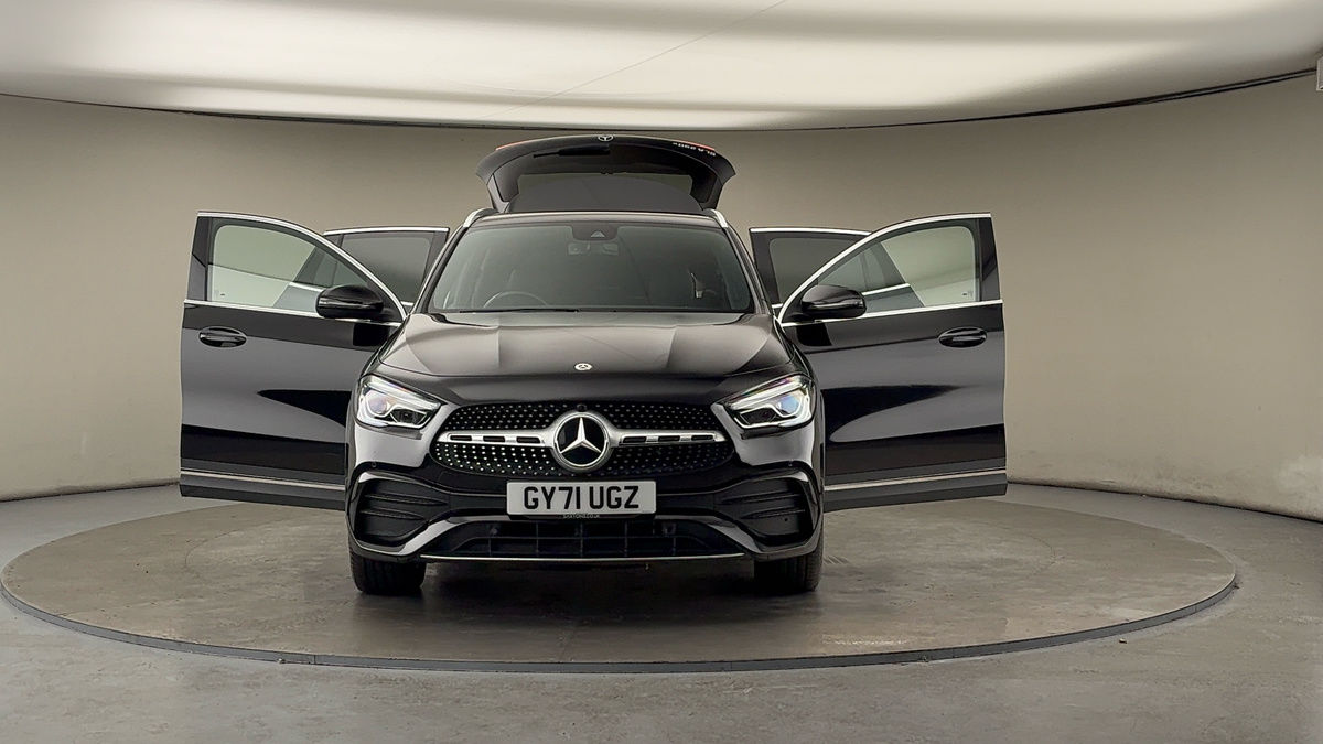 More views of Mercedes-Benz GLA