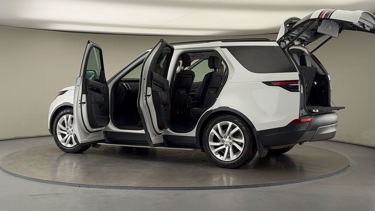 More views of Land Rover Discovery