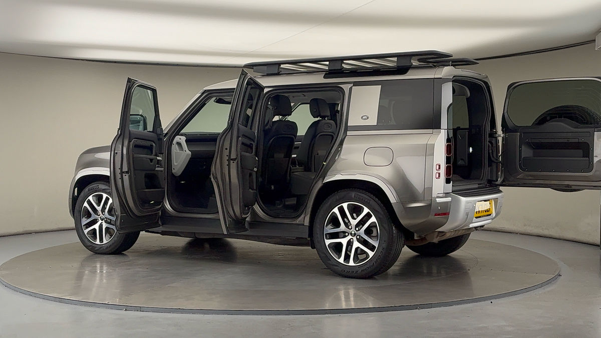 More views of Land Rover Defender 110