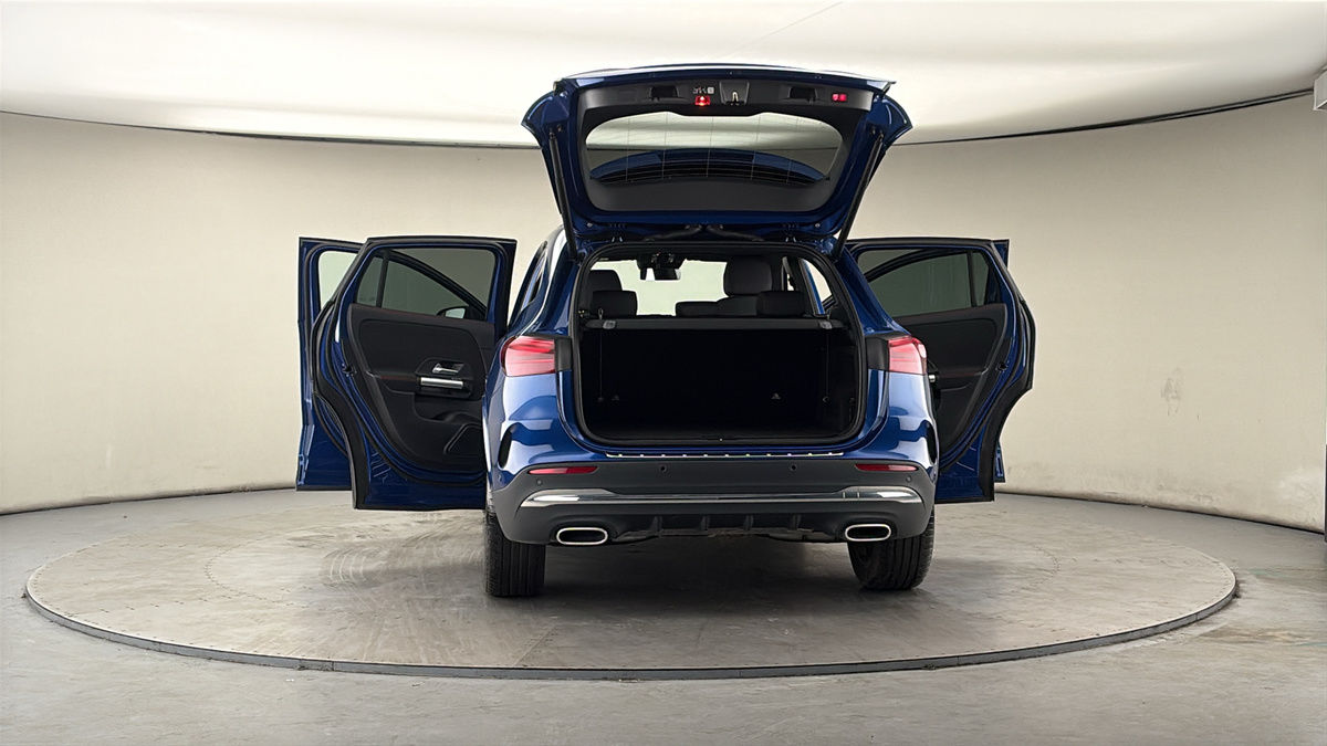 More views of Mercedes-Benz GLA