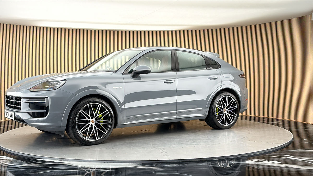 More views of Porsche Cayenne