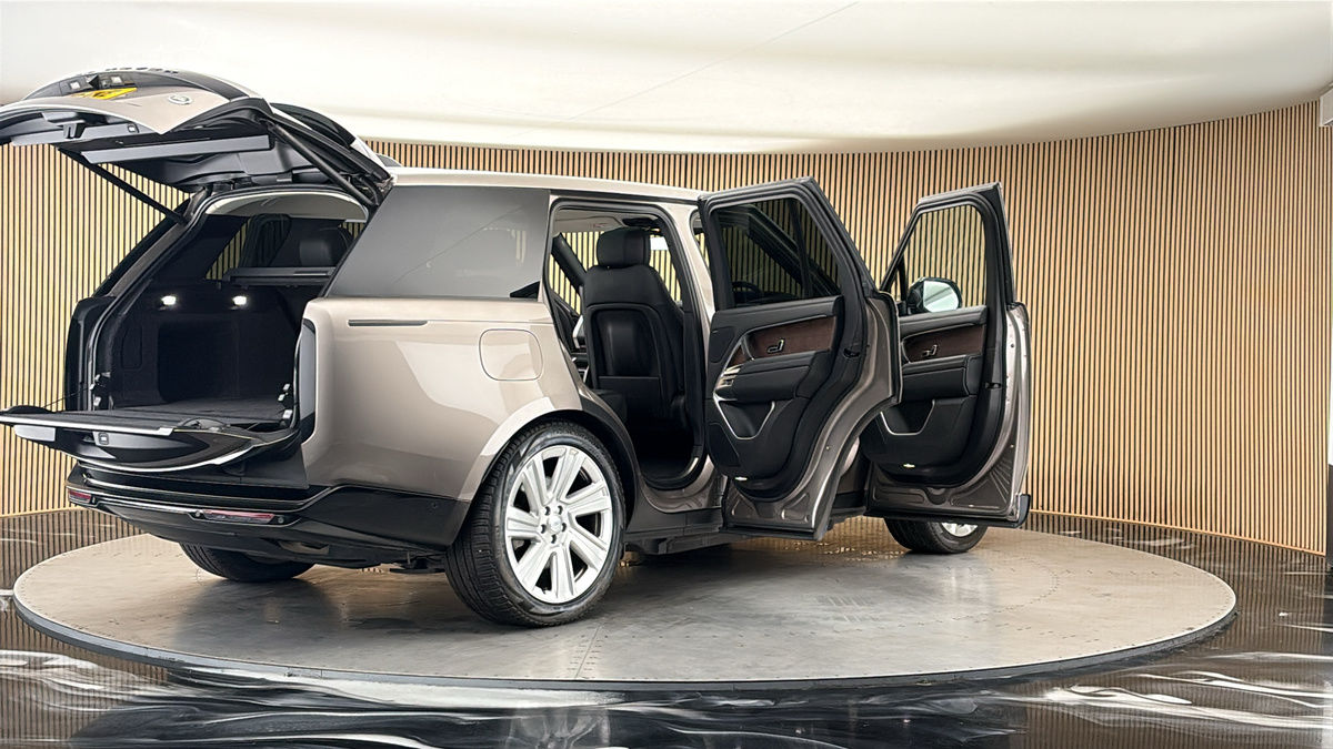 More views of Land Rover Range Rover