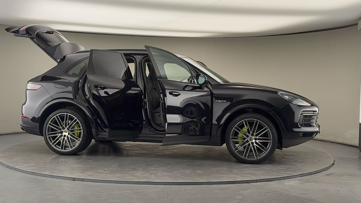 More views of Porsche Cayenne