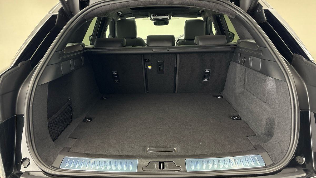 Land Rover Range Rover Velar Image 11