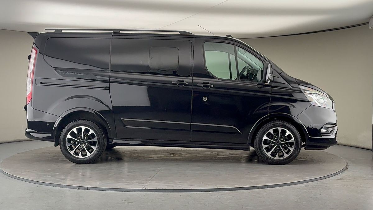 Ford Transit Custom Image 16