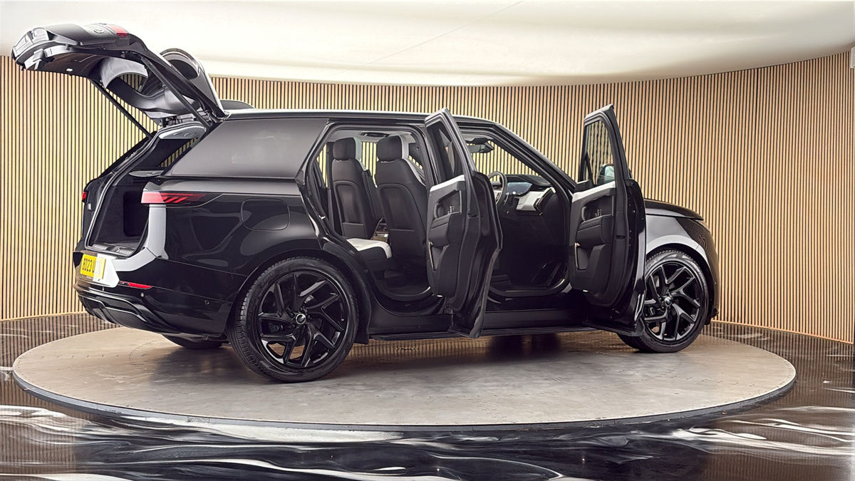 More views of Land Rover Range Rover Sport