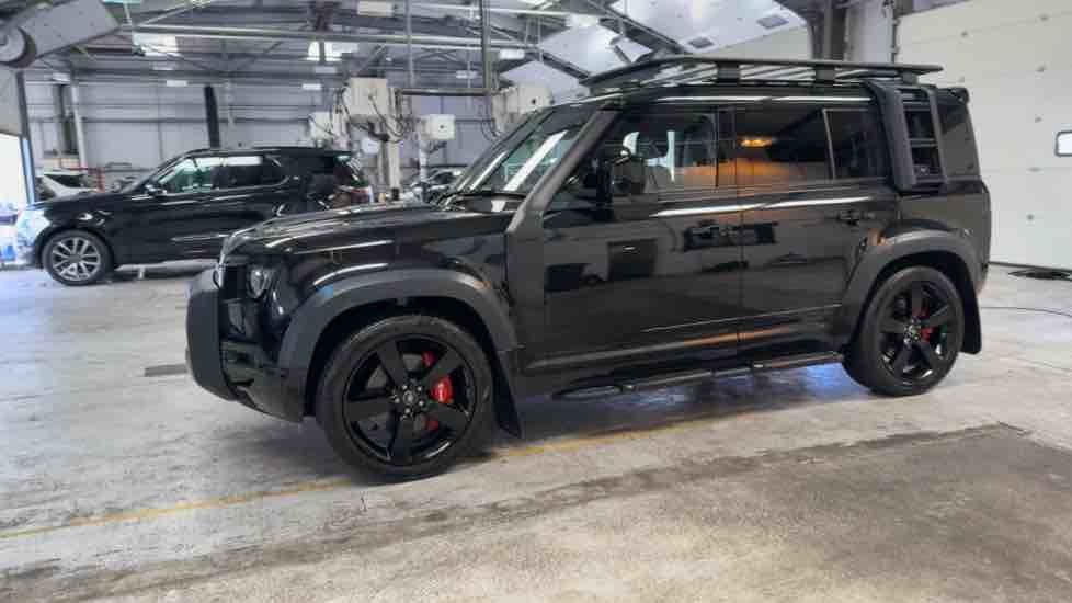 More views of Land Rover Defender 110