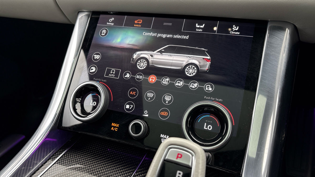 Land Rover Range Rover Sport Image 25