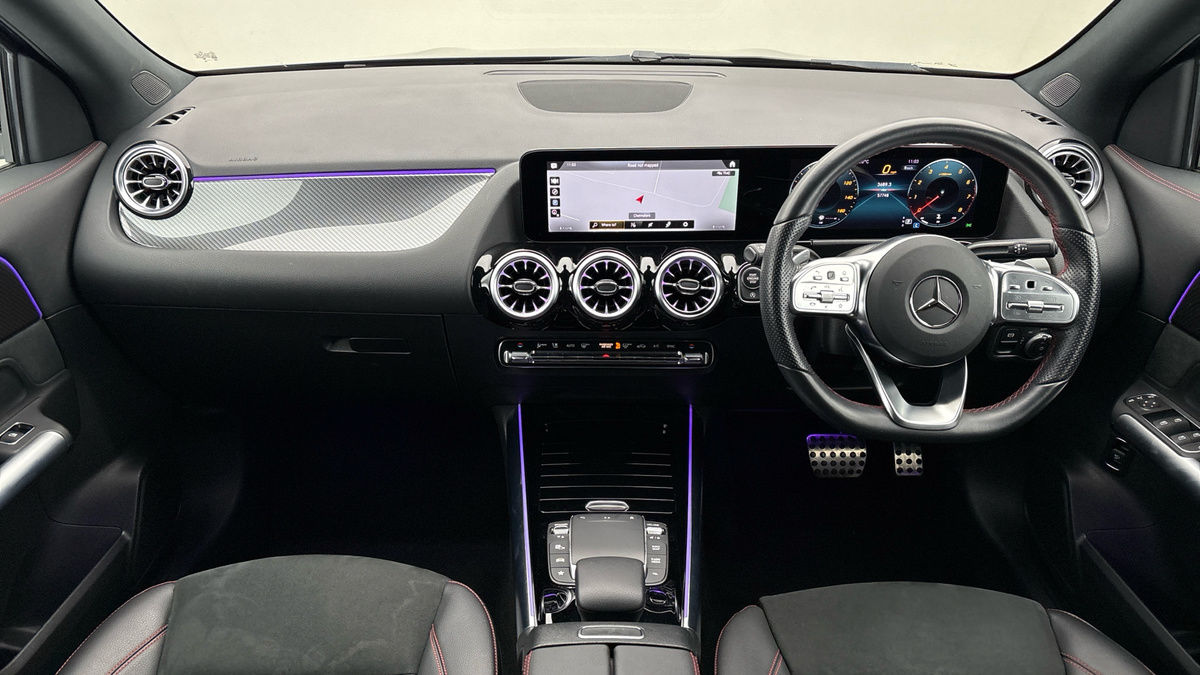 Mercedes-Benz GLA Image 12