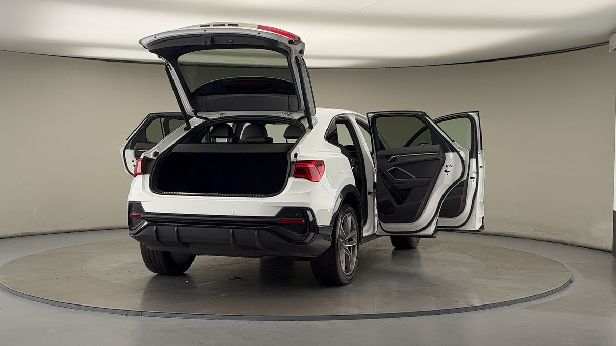 More views of Audi Q3