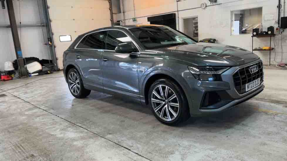More views of Audi Q8