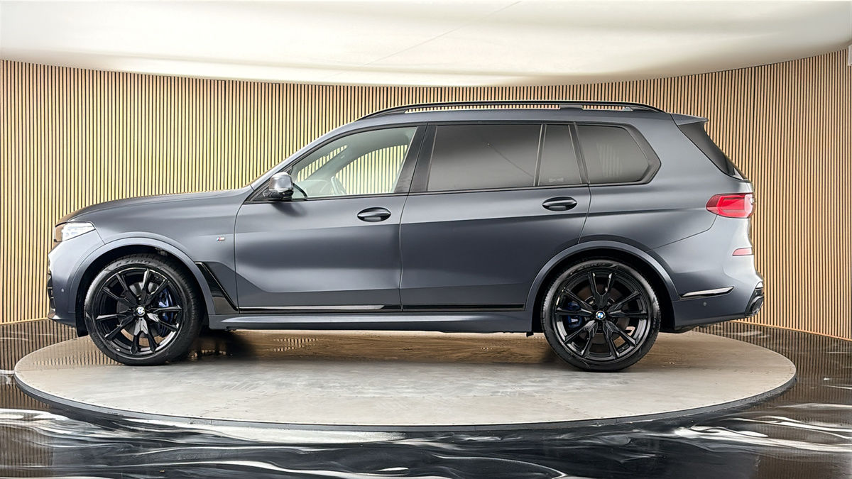 More views of BMW X7