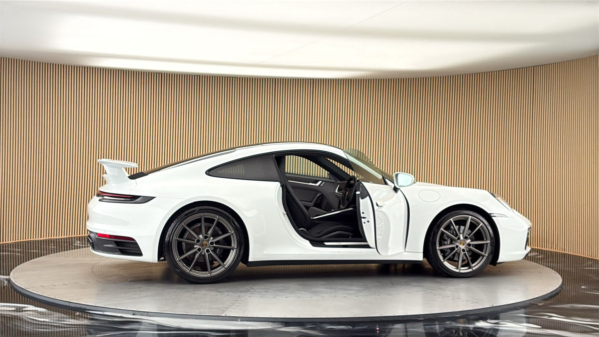 More views of Porsche 911