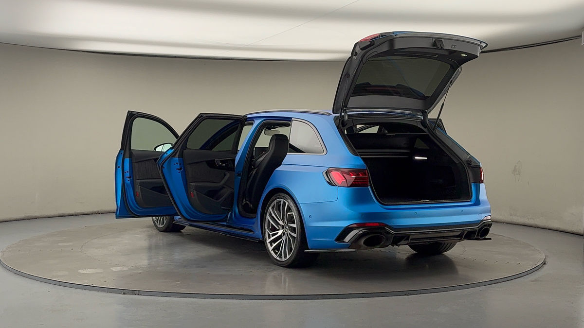 Audi RS4 Avant Image 23