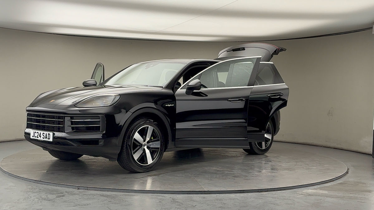 More views of Porsche Cayenne