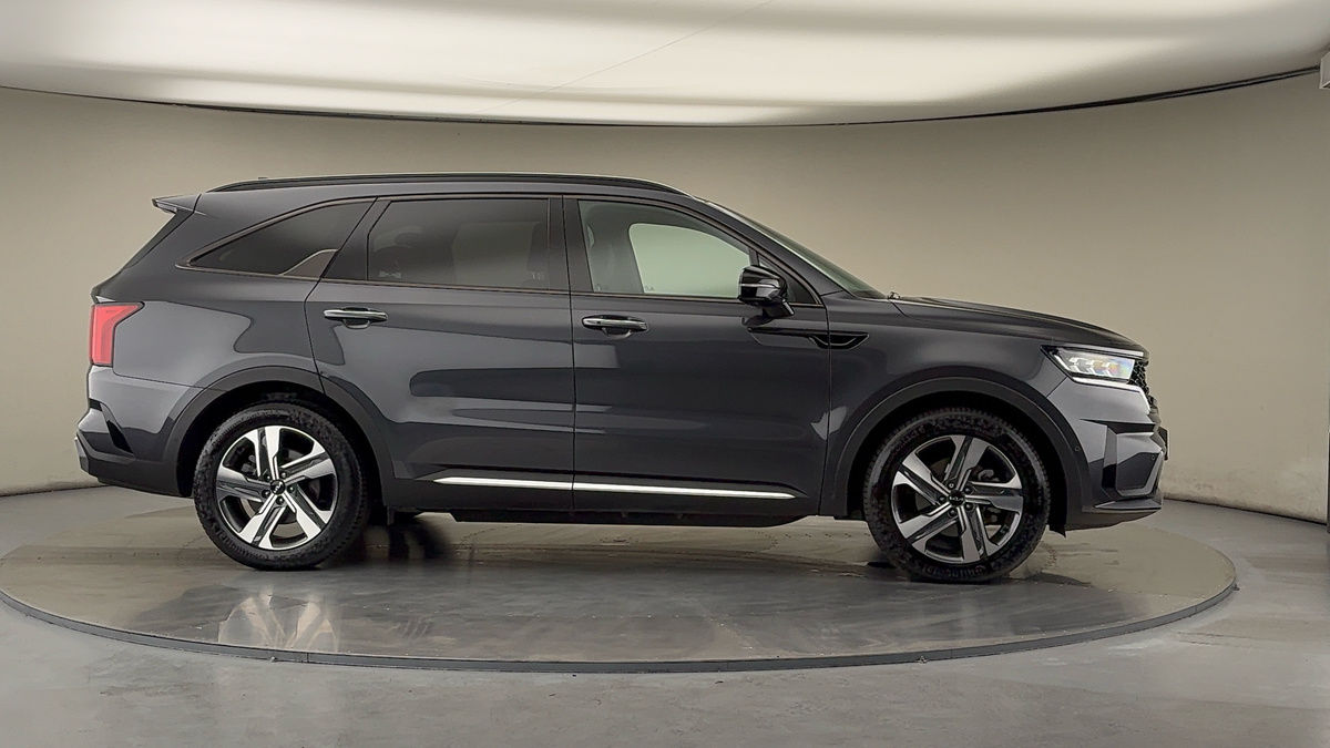 More views of Kia Sorento