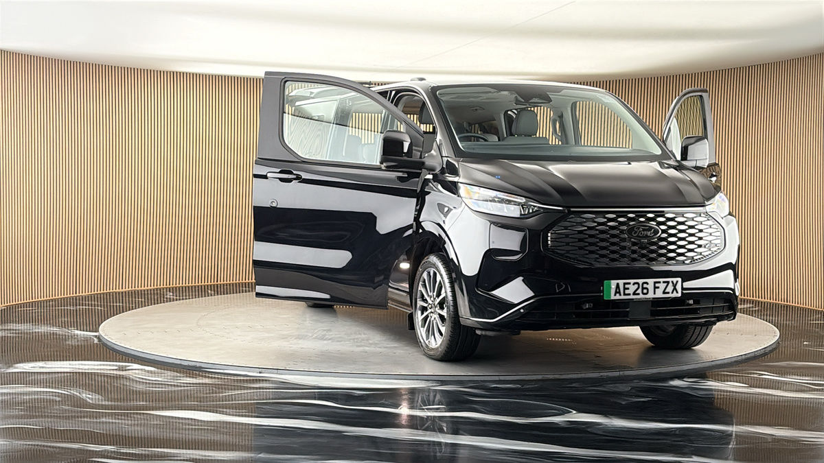 More views of Ford E-Tourneo Custom