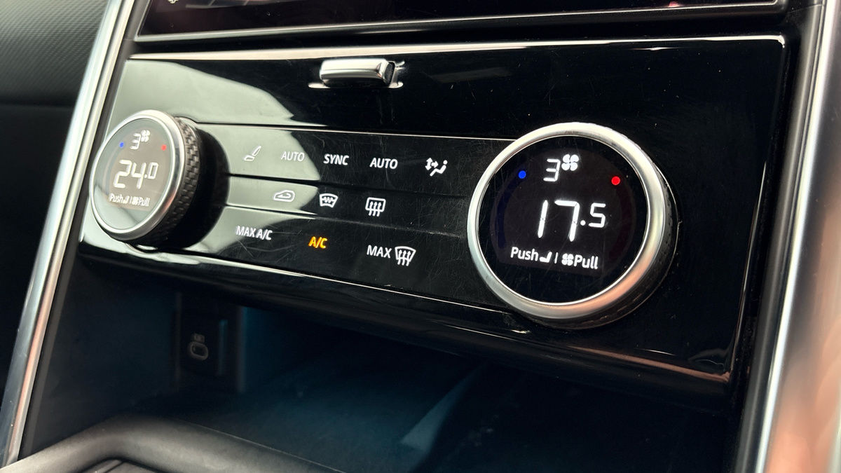 Land Rover Discovery Image 6