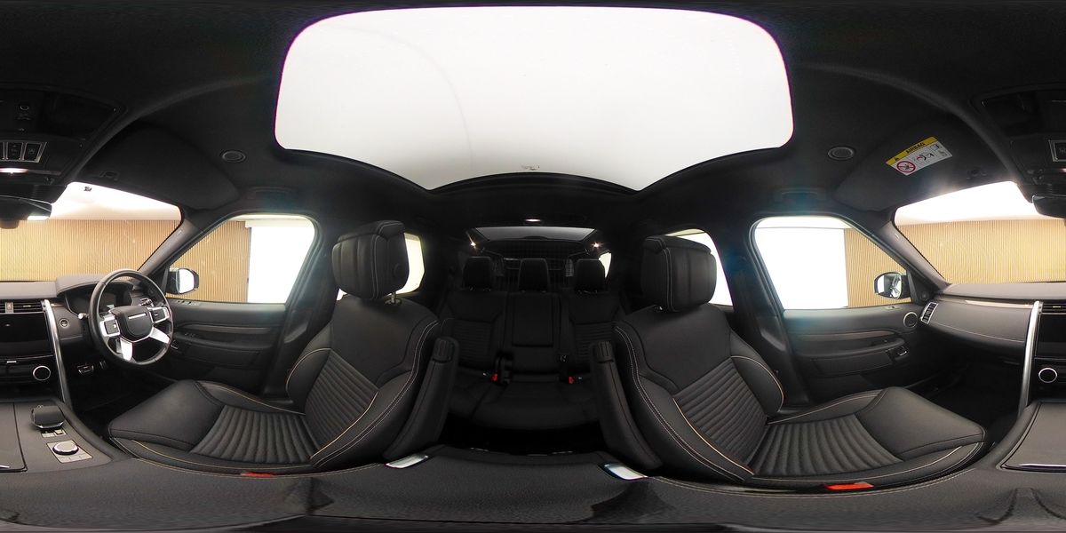 More views of Land Rover Discovery