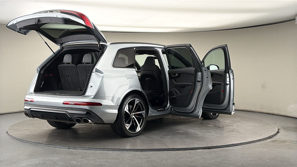 More views of Audi SQ7