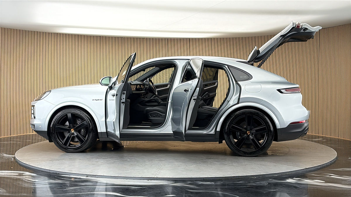 More views of Porsche Cayenne