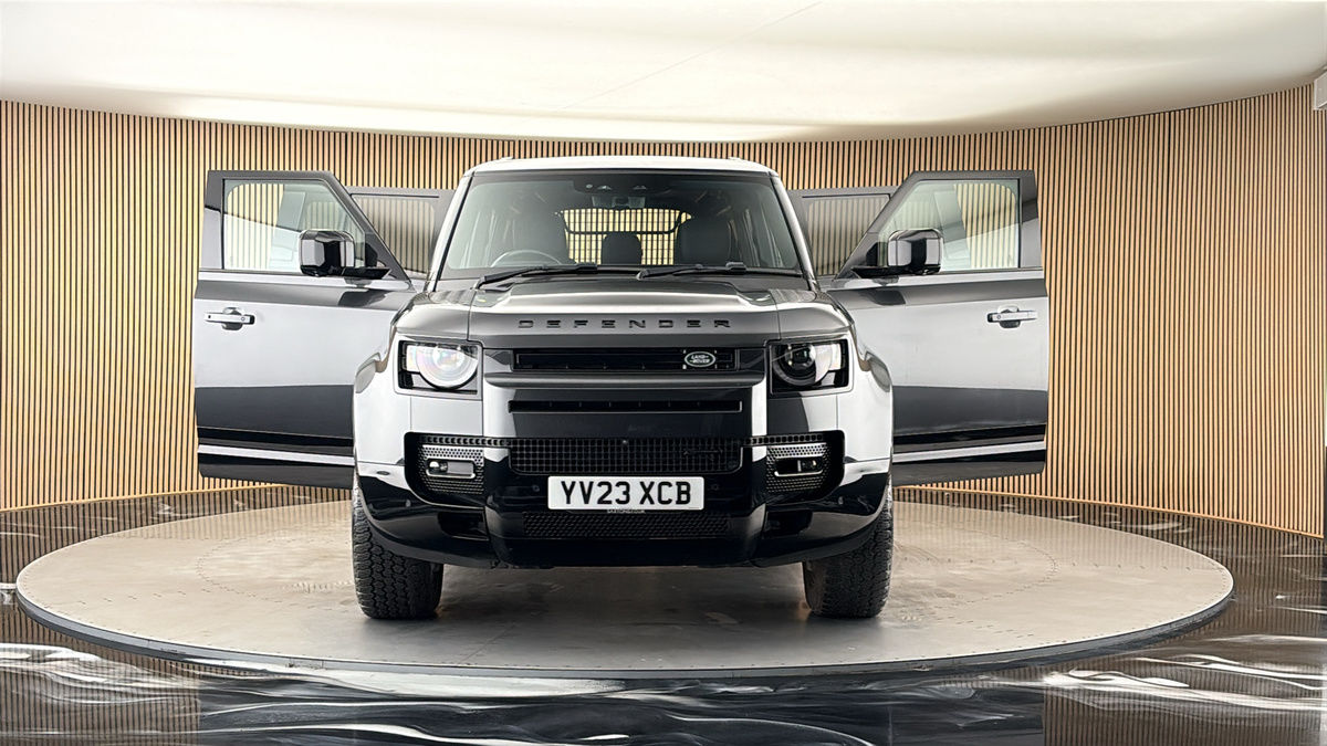 More views of Land Rover Defender 110