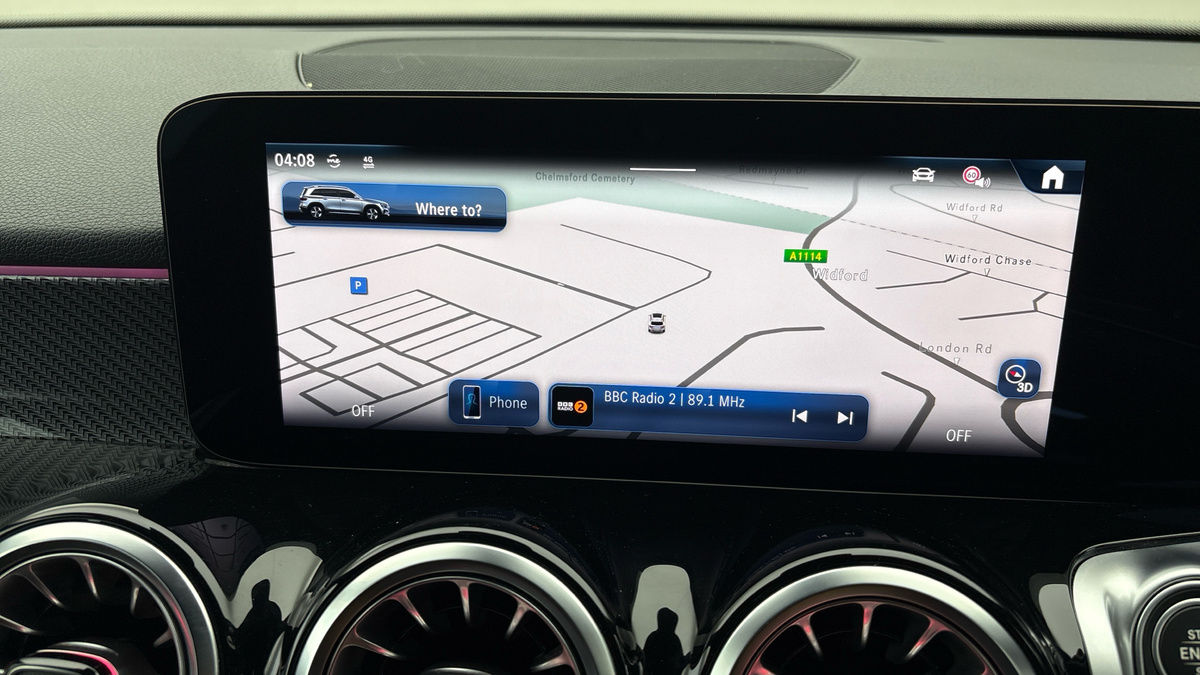 Mercedes-Benz GLB Image 17