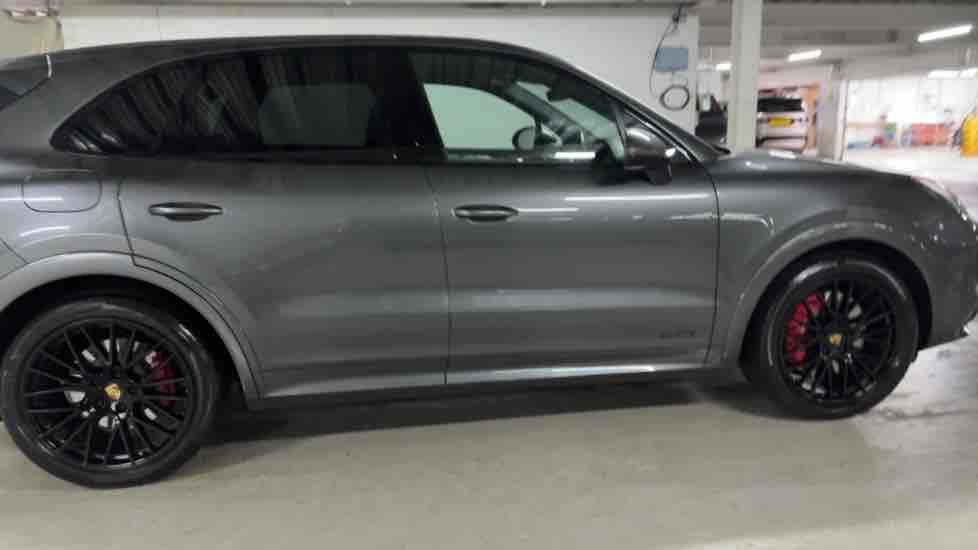 More views of Porsche Cayenne