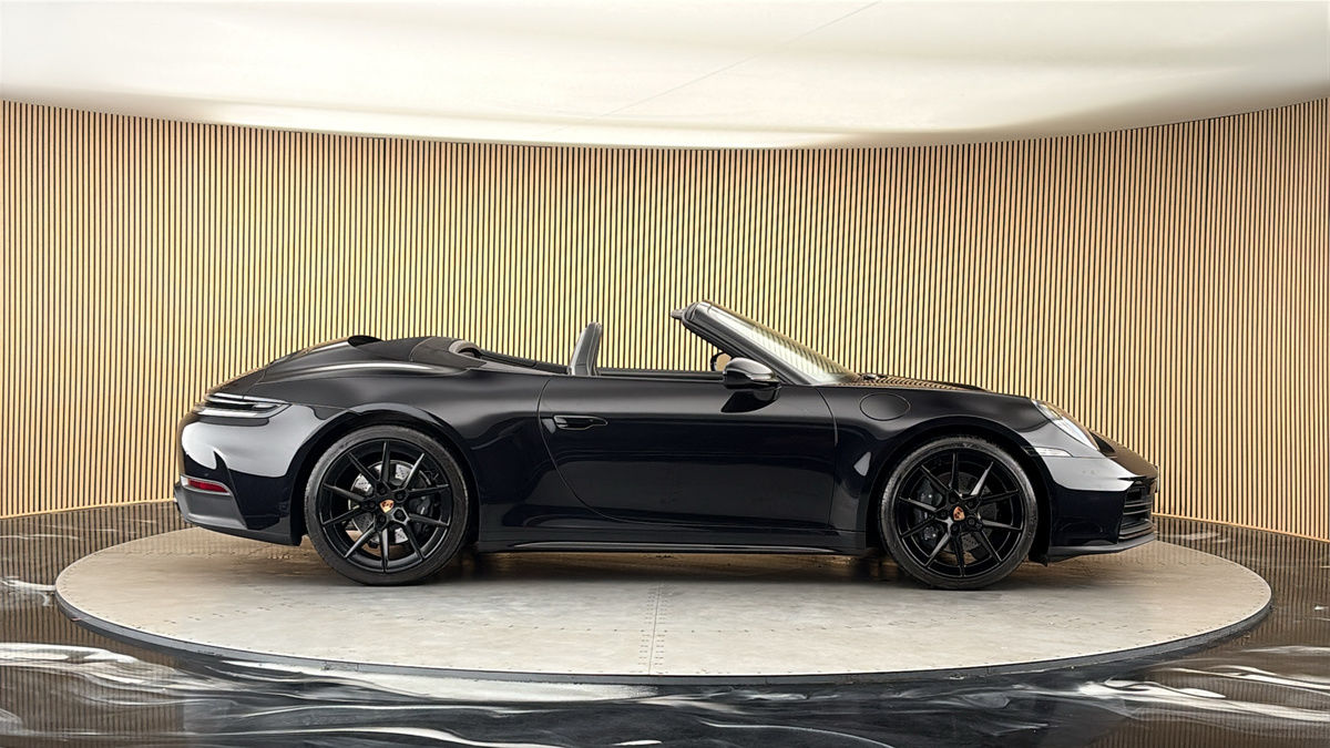 Porsche 911 Image 16