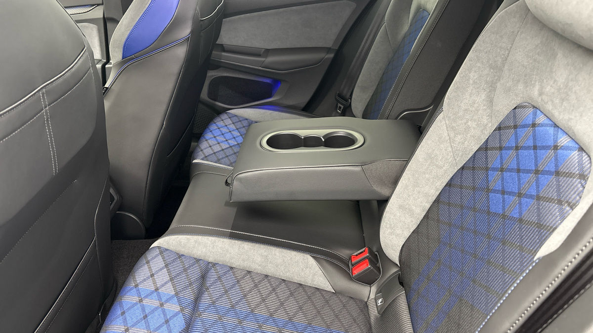 Volkswagen Golf Image 9