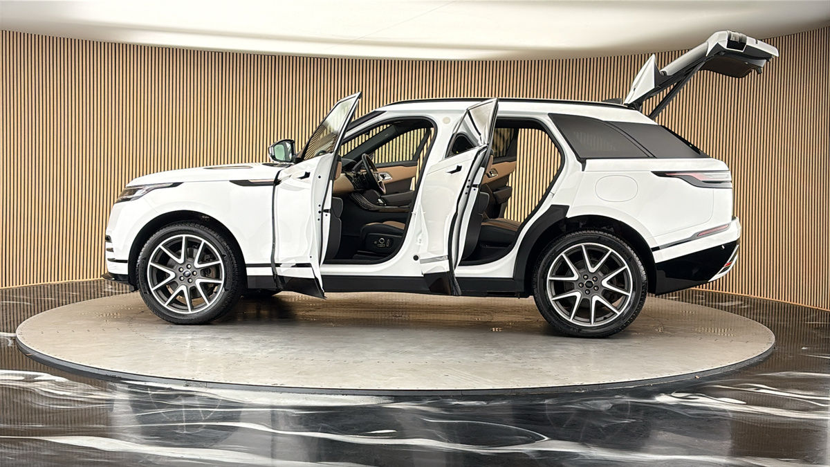 More views of Land Rover Range Rover Velar