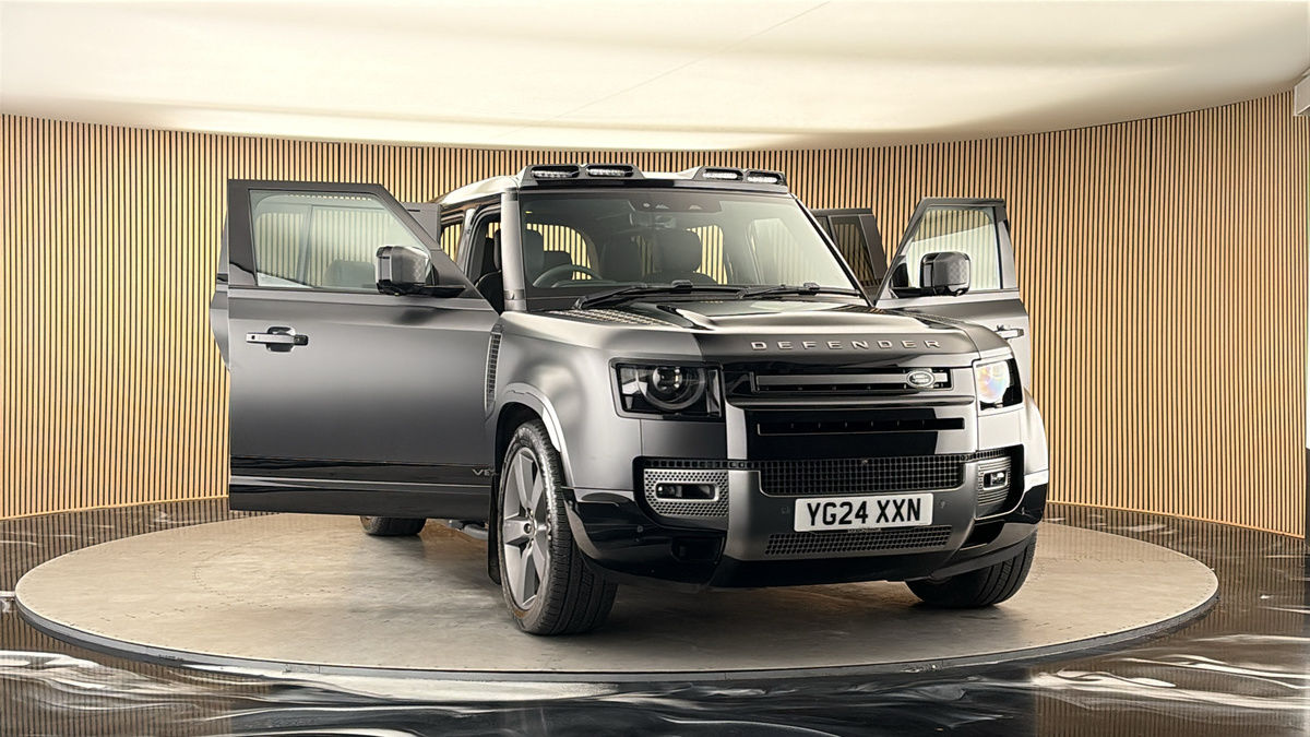 More views of Land Rover Defender 110