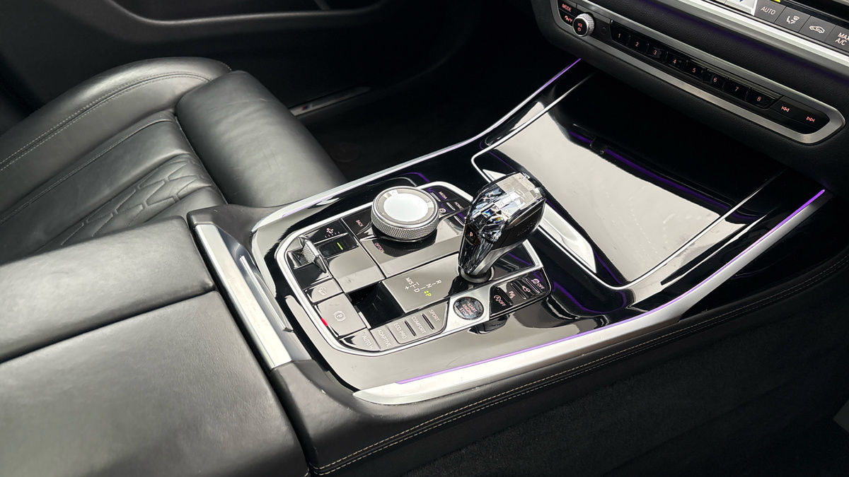 BMW X7 Image 18