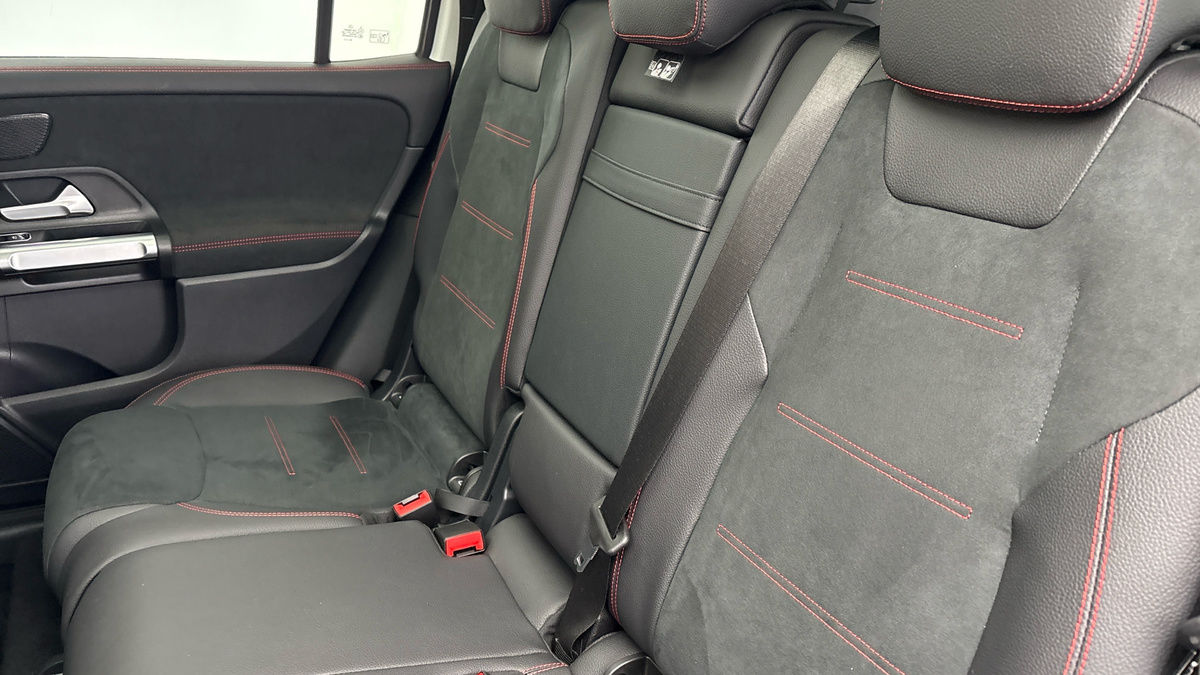 Mercedes-Benz GLB Image 8