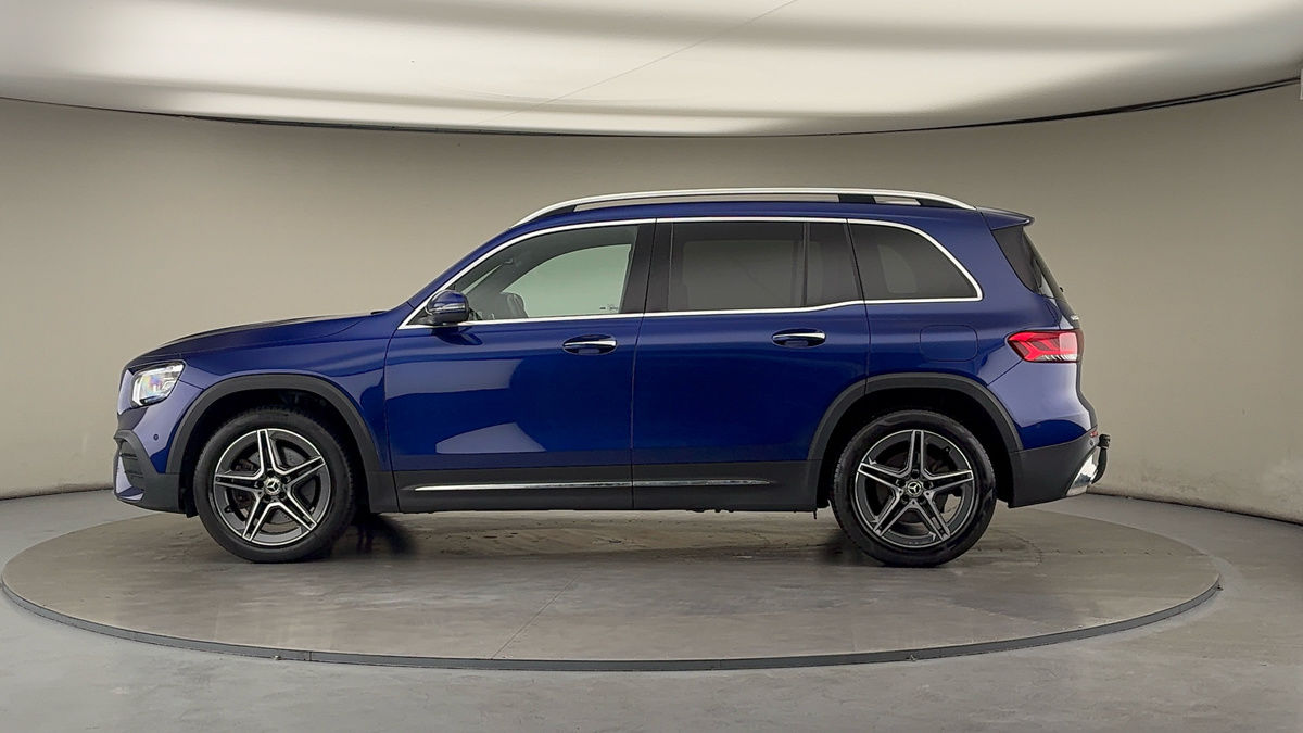 Mercedes-Benz GLB Image 15