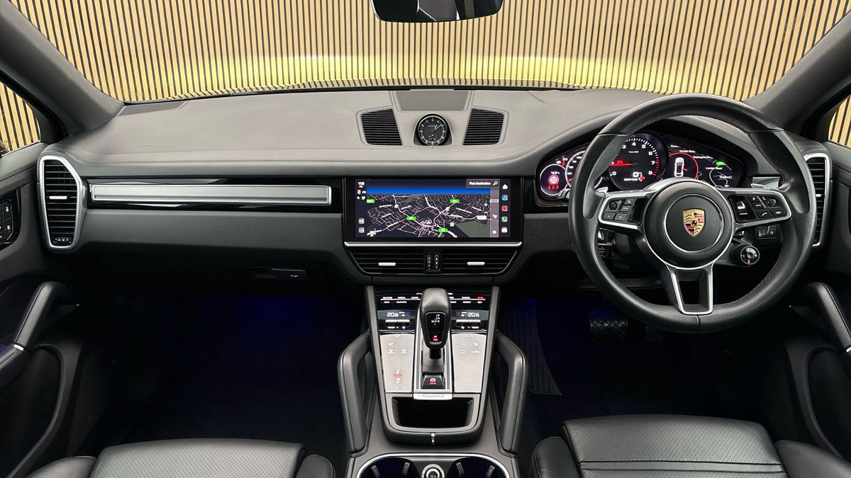 Porsche Cayenne Image 12