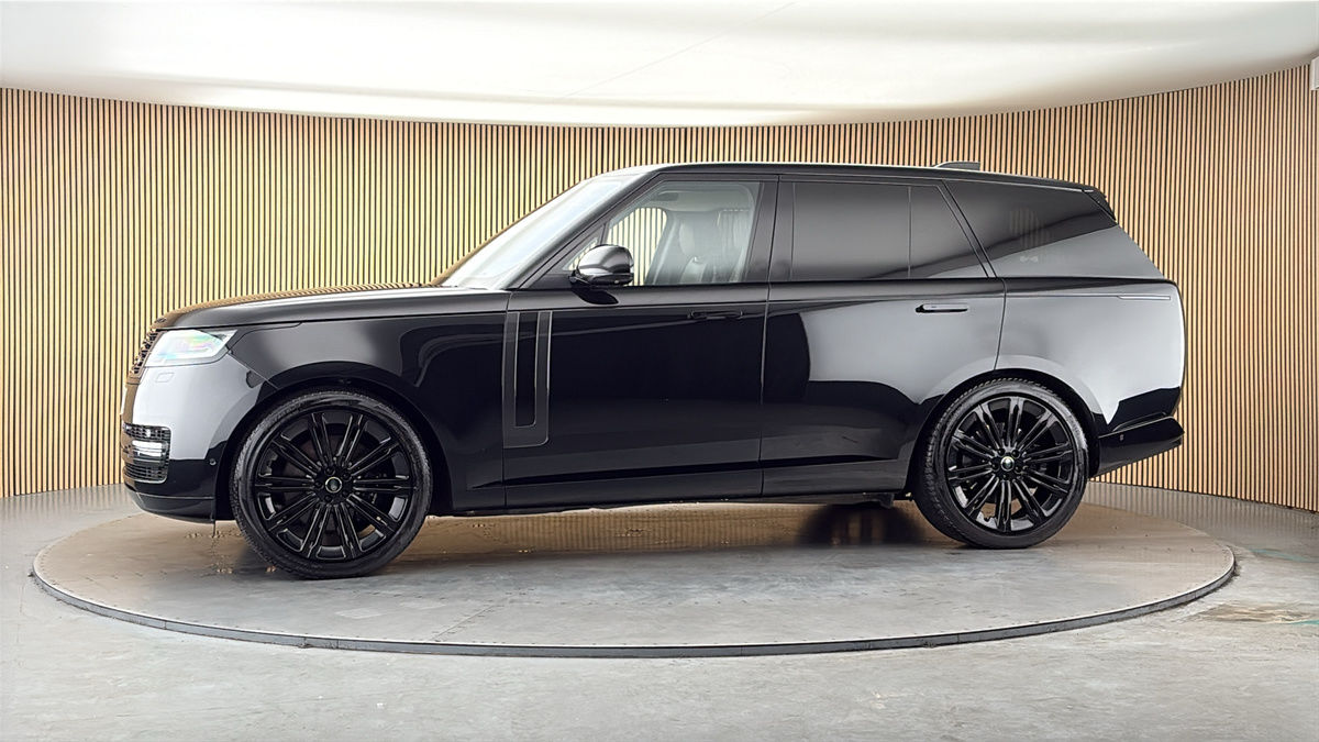 More views of Land Rover Range Rover