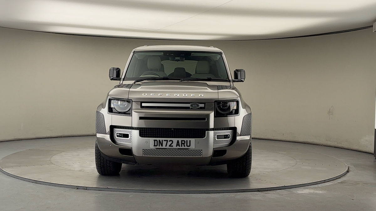 Land Rover Defender 110 Image 3