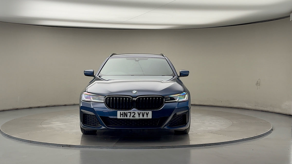 BMW 5 Series Image 3