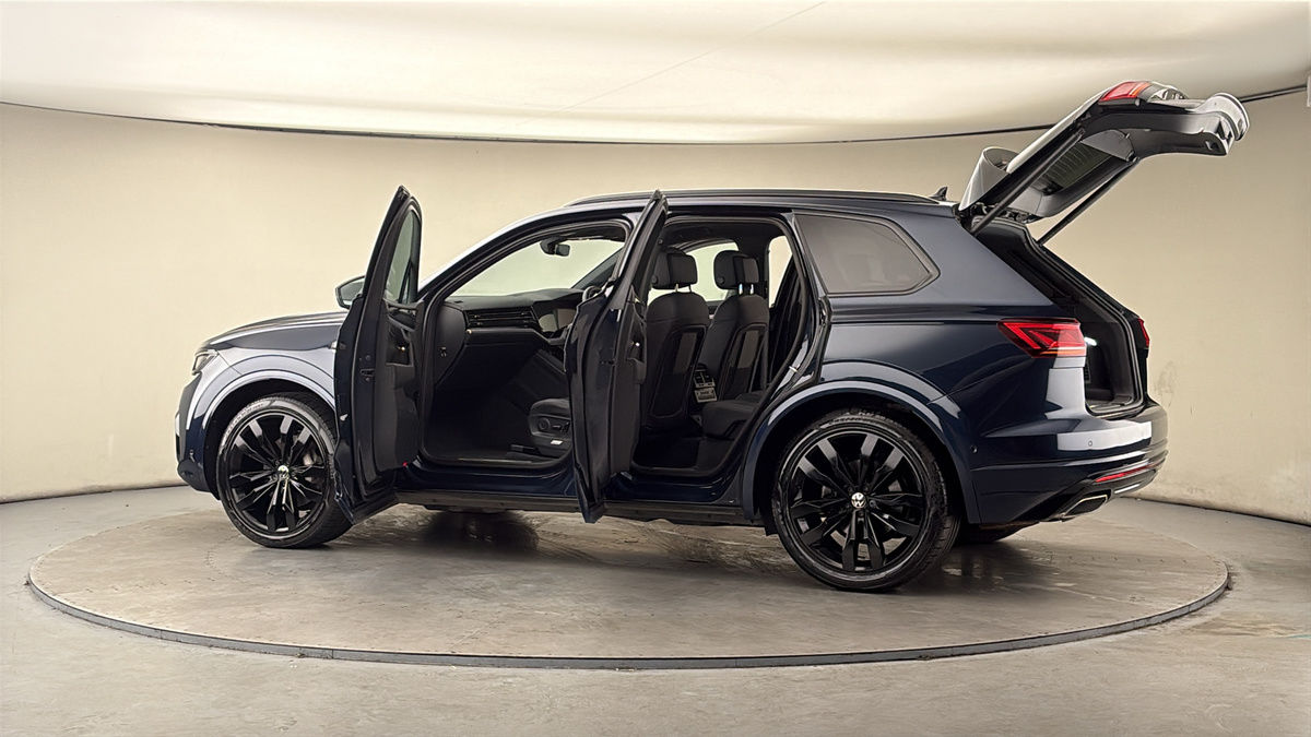 More views of Volkswagen Touareg