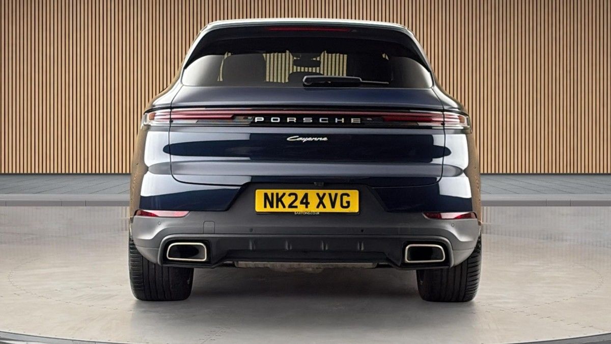 Porsche Cayenne Image 4