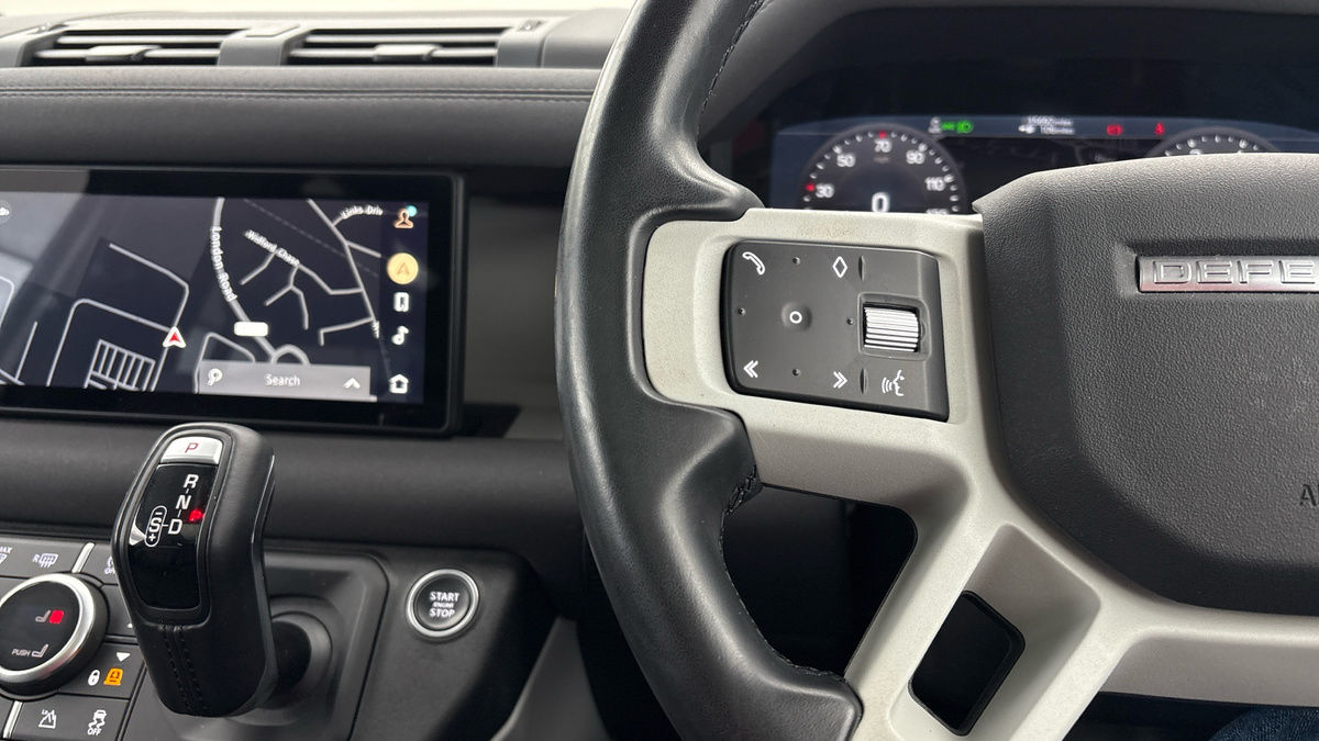 Land Rover Defender 90 Image 13