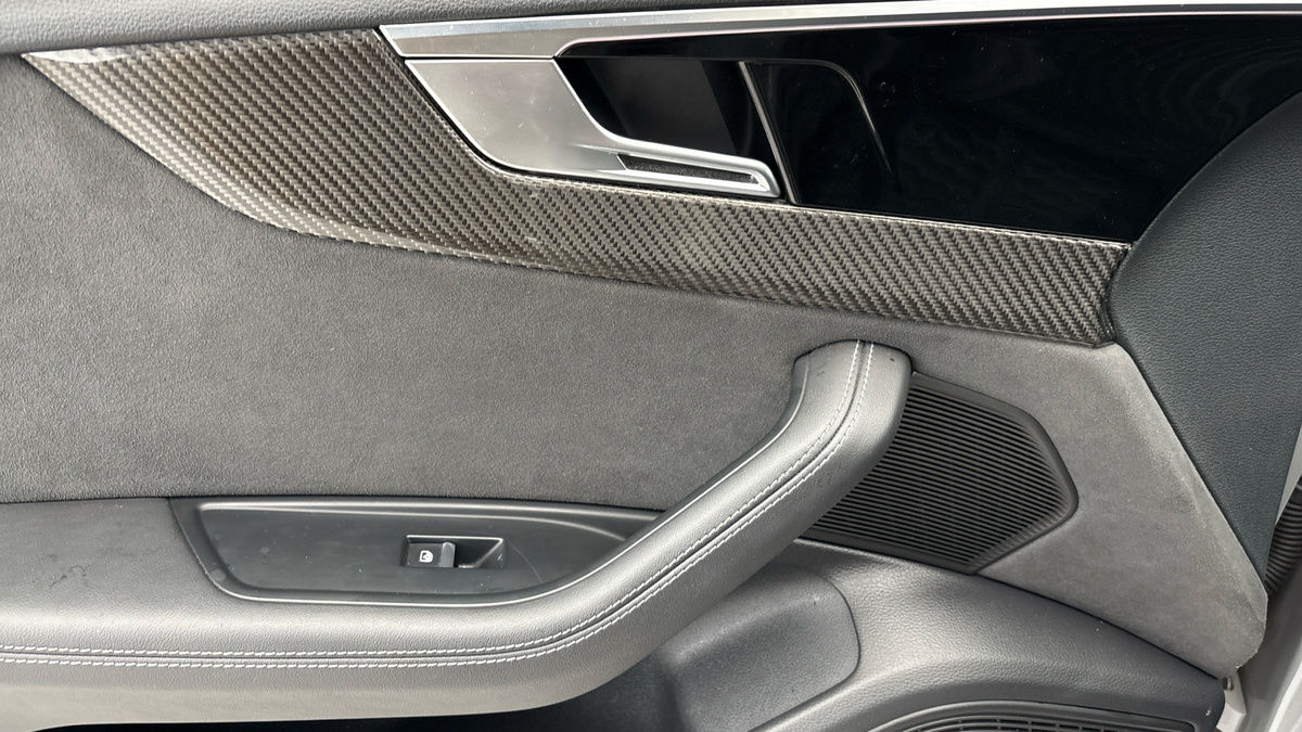 Audi RS4 Avant Image 19