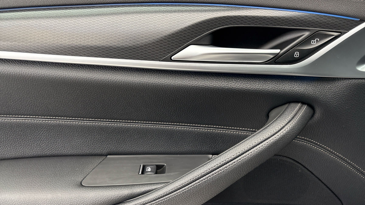 BMW 5 Series Image 19