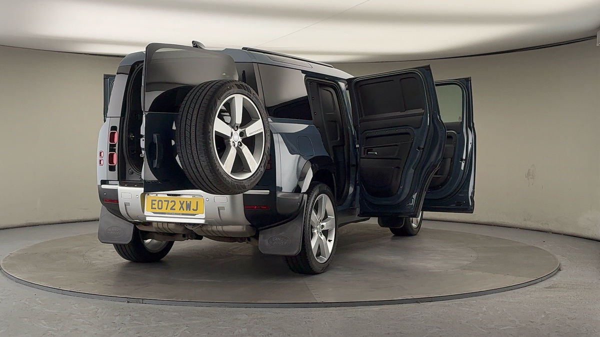 More views of Land Rover Defender 110