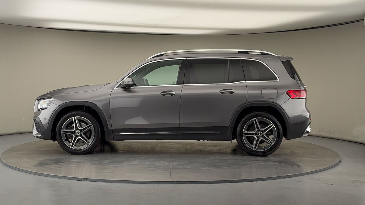 Mercedes-Benz GLB Image 15