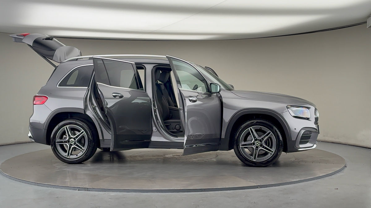 More views of Mercedes-Benz GLB